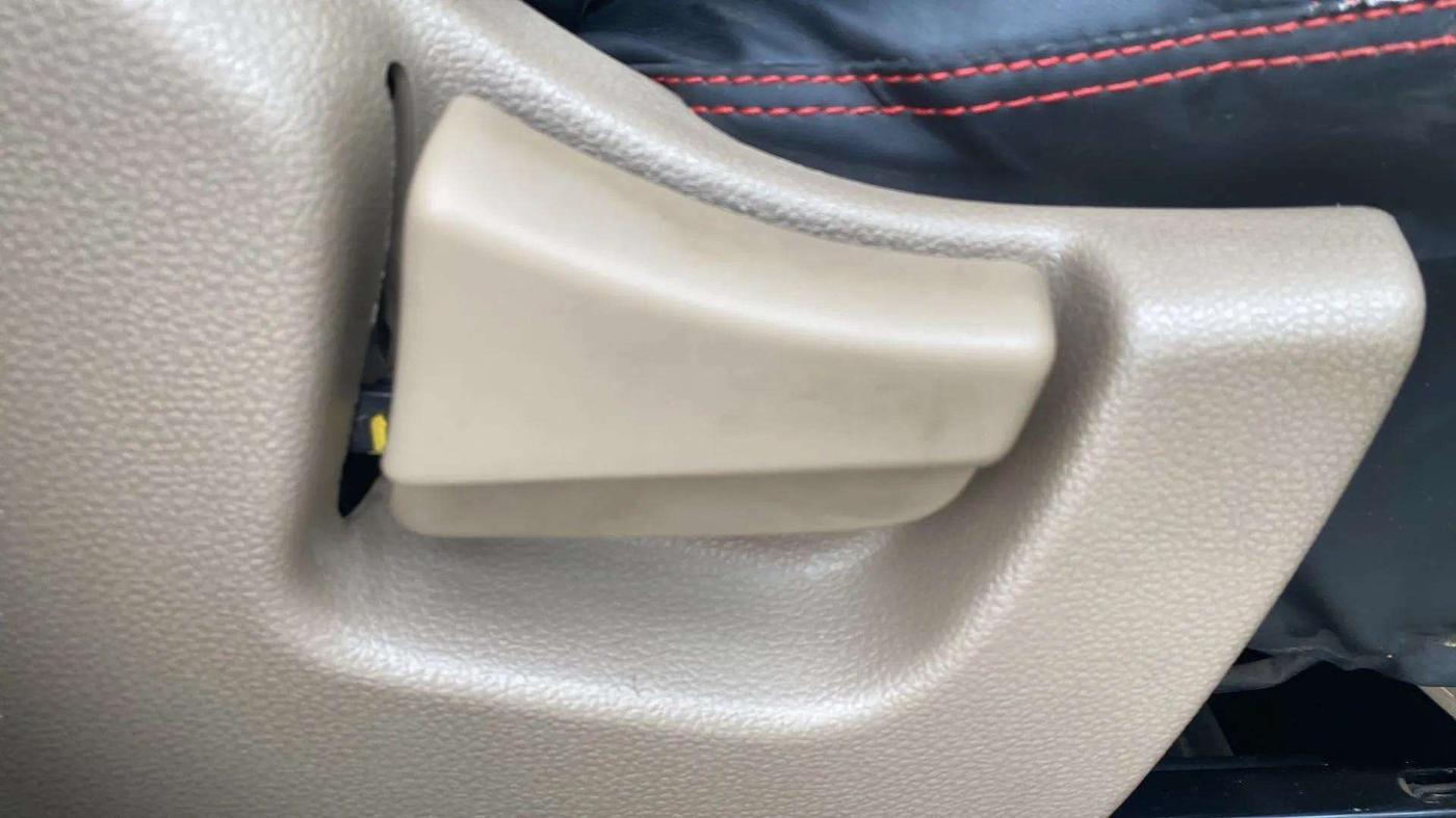 2022 Mahindra BOLERO NEO N 4, Diesel, Manual, 19,652 km, Driver Side Adjustment Panel