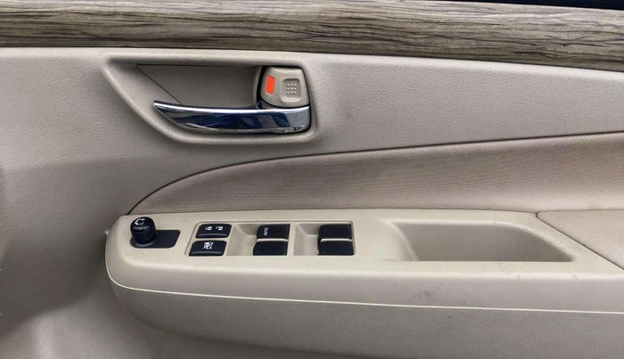 2020 Maruti Ciaz DELTA 1.5 SHVS MT PETROL, Petrol, Manual, 34,163 km, Driver Side Door Panels Control