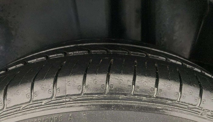 2020 Maruti Ciaz DELTA 1.5 SHVS MT PETROL, Petrol, Manual, 34,163 km, Left Rear Tyre Tread