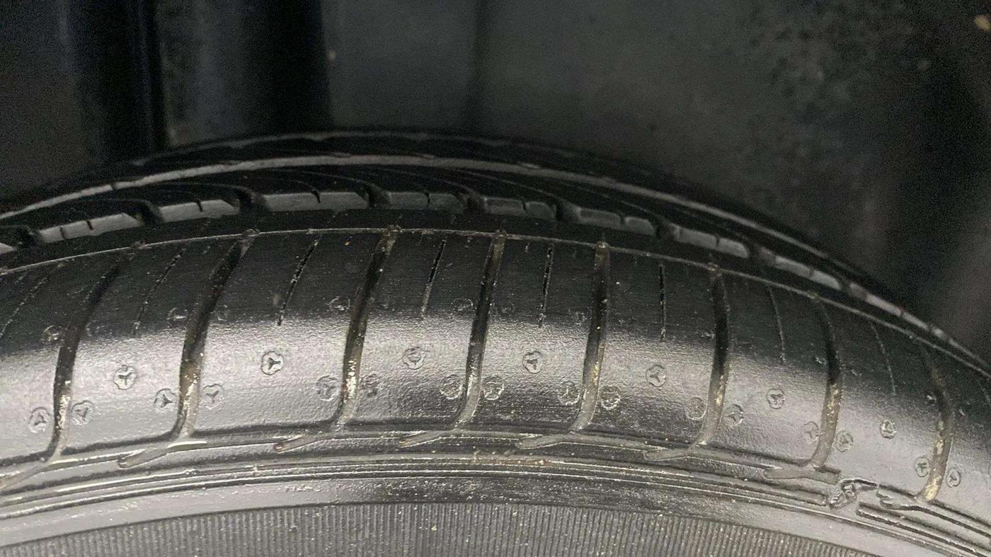 2020 Maruti Ciaz DELTA 1.5 SHVS MT PETROL, Petrol, Manual, 34,163 km, Right Rear Tyre Tread