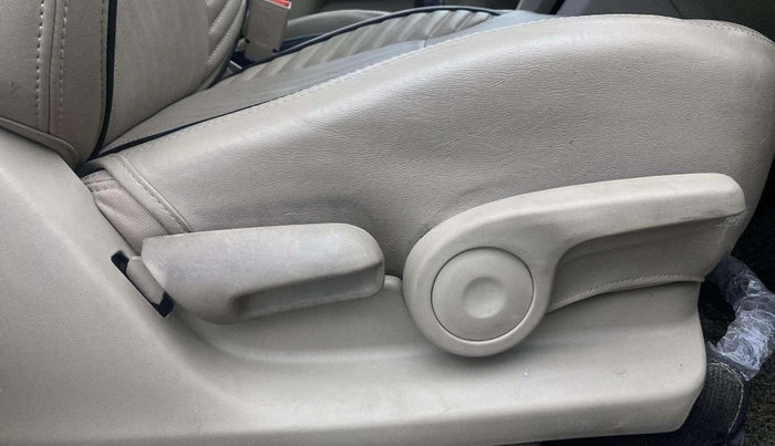 2020 Maruti Ciaz DELTA 1.5 SHVS MT PETROL, Petrol, Manual, 34,163 km, Driver Side Adjustment Panel