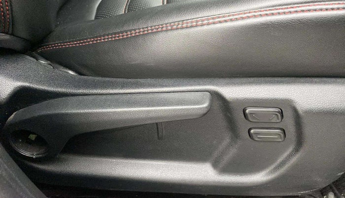 2022 Hyundai VENUE SX 1.0 (O) TURBO IMT, Petrol, Manual, 14,957 km, Driver Side Adjustment Panel