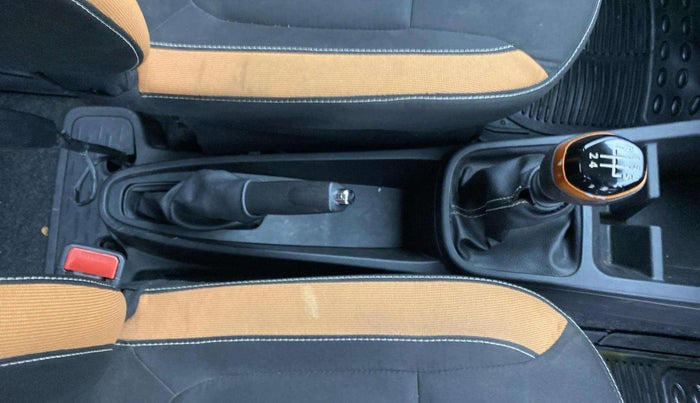 2021 Renault Kwid CLIMBER 1.0 (O), Petrol, Manual, 8,210 km, Gear Lever