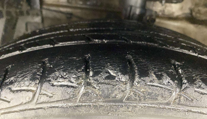 2017 Maruti Ciaz ZETA 1.4  AT PETROL, Petrol, Automatic, 65,634 km, Left Front Tyre Tread