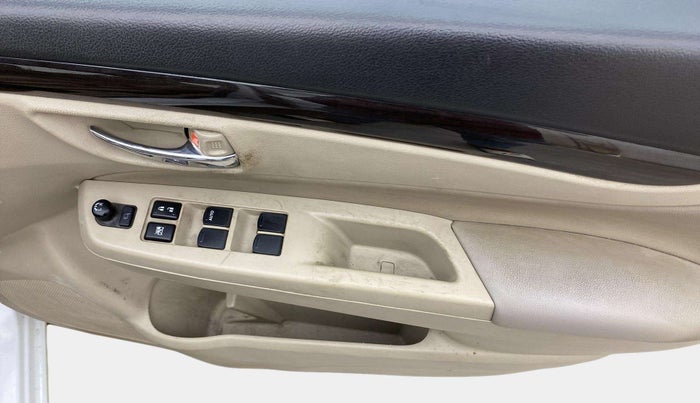2017 Maruti Ciaz ZETA 1.4  AT PETROL, Petrol, Automatic, 65,634 km, Driver Side Door Panels Control