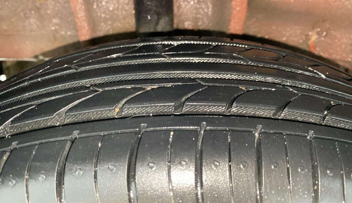 2017 Tata Tiago XE PETROL, Petrol, Manual, 13,250 km, Right Rear Tyre Tread