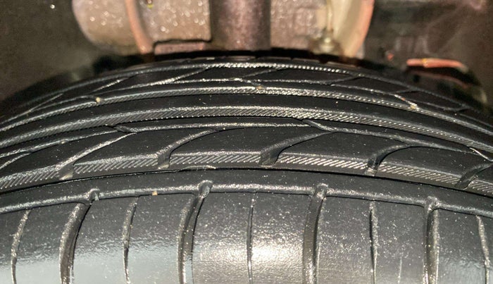 2017 Tata Tiago XE PETROL, Petrol, Manual, 13,250 km, Right Front Tyre Tread
