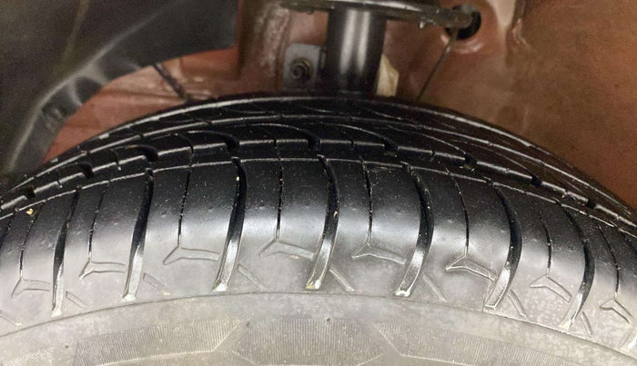 2017 Maruti Dzire ZDI PLUS, Diesel, Manual, 79,528 km, Left Front Tyre Tread