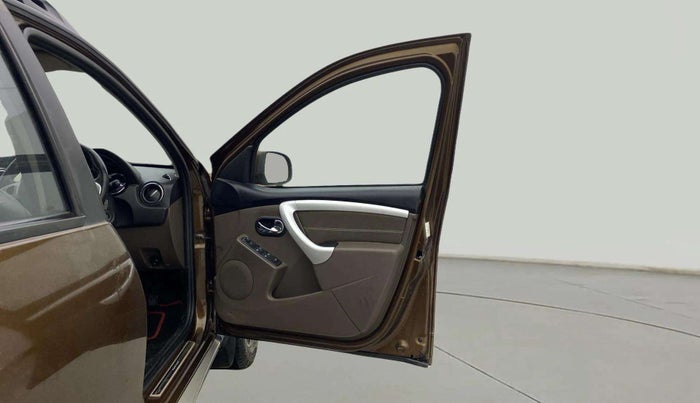 2017 Renault Duster 110 PS RXZ 4X2 AMT DIESEL, Diesel, Automatic, 88,648 km, RHS Front Door