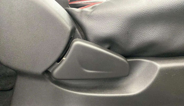 2020 Datsun Redi Go T(O) 1.0, Petrol, Manual, 2,996 km, Driver Side Adjustment Panel
