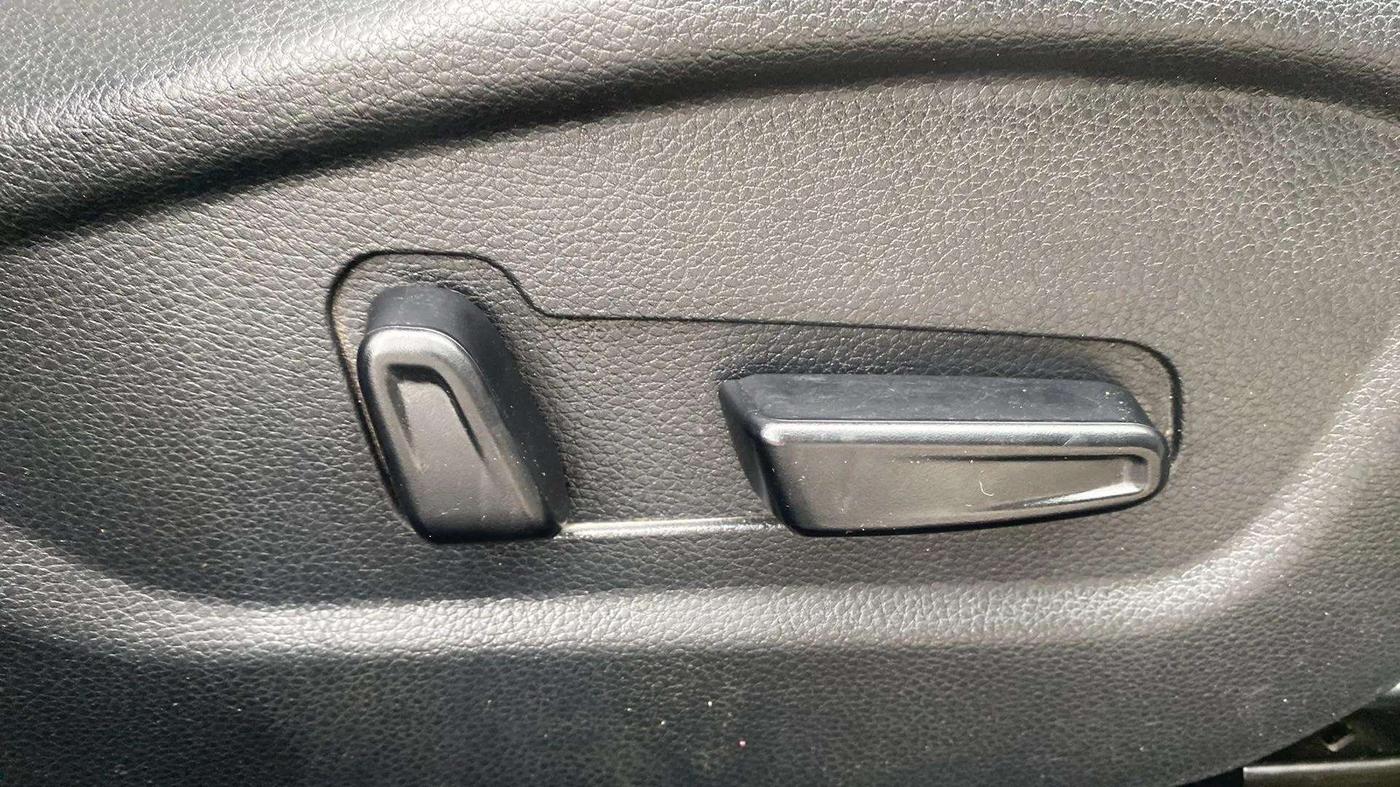 2020 KIA SELTOS GTX PLUS AT 1.5 DIESEL, Diesel, Automatic, 49,540 km, Driver Side Adjustment Panel