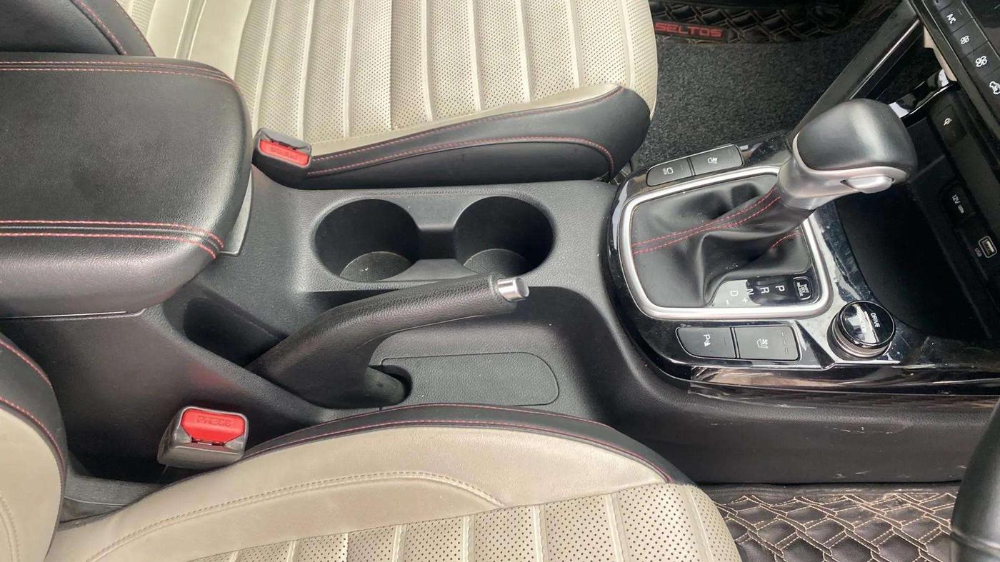 2020 KIA SELTOS GTX PLUS AT 1.5 DIESEL, Diesel, Automatic, 49,540 km, Gear Lever