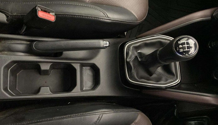 2023 Maruti Grand Vitara ALPHA SMART HYBRID, Petrol, Manual, 50,302 km, Gear Lever