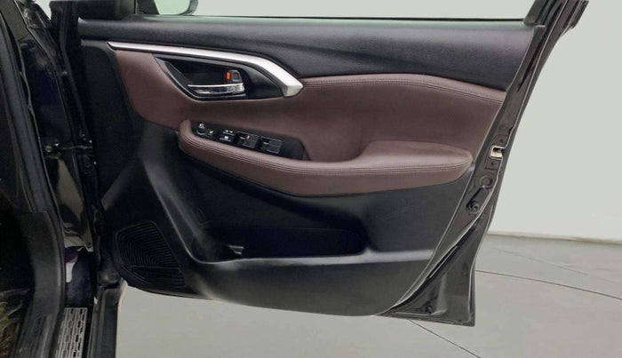 2023 Maruti Grand Vitara ALPHA SMART HYBRID, Petrol, Manual, 50,302 km, Driver Side Door Panels Control