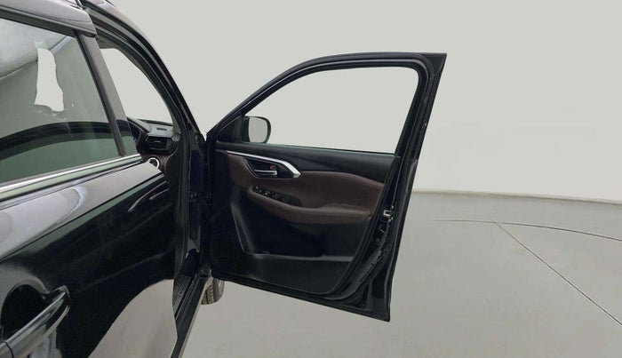 2023 Maruti Grand Vitara ALPHA SMART HYBRID, Petrol, Manual, 50,302 km, RHS Front Door