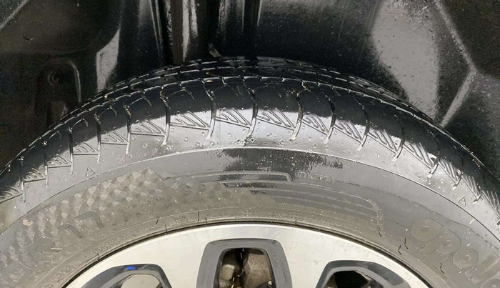 2023 Maruti Grand Vitara ALPHA SMART HYBRID, Petrol, Manual, 50,302 km, Right Rear Tyre Tread