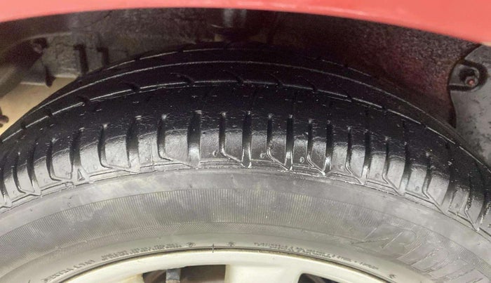 2014 Tata Zest XT PETROL, Petrol, Manual, 78,153 km, Right Rear Tyre Tread