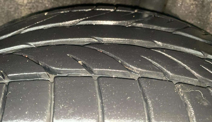 2016 Ford Ecosport TITANIUM+ 1.5L DIESEL, Diesel, Manual, 1,10,555 km, Left Rear Tyre Tread