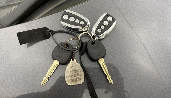 2013 Hyundai i10 SPORTZ 1.2 AT, Petrol, Automatic, 62,982 km, Key Close Up