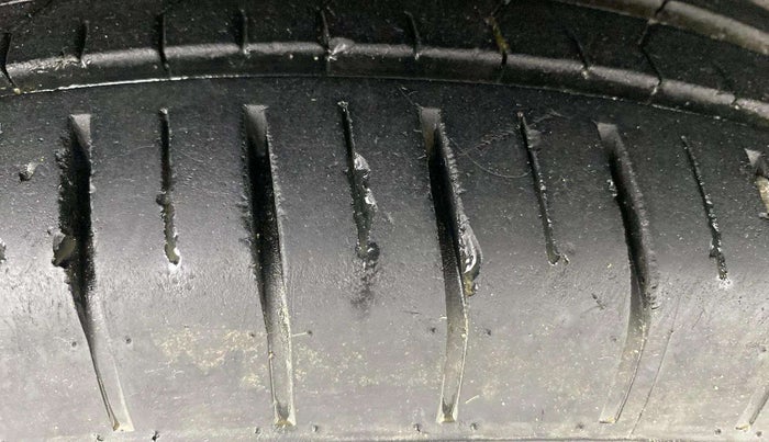 2023 Maruti Baleno SIGMA PETROL 1.2, Petrol, Manual, 32,908 km, Right Front Tyre Tread