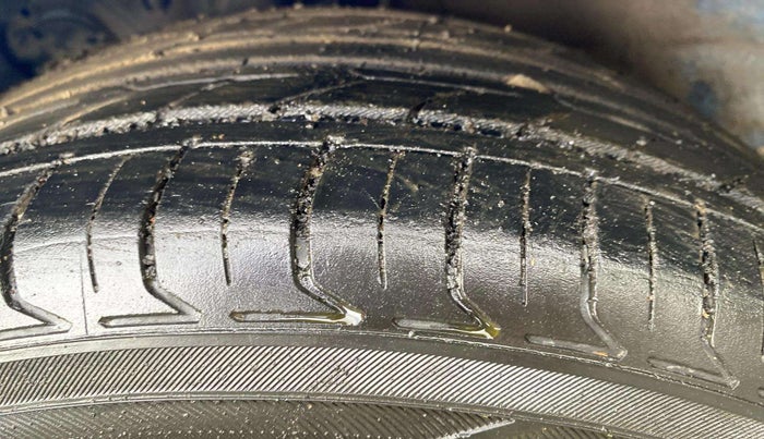 2018 Hyundai New Elantra 2.0 SX(O) AT PETROL, Petrol, Automatic, 60,848 km, Left Front Tyre Tread