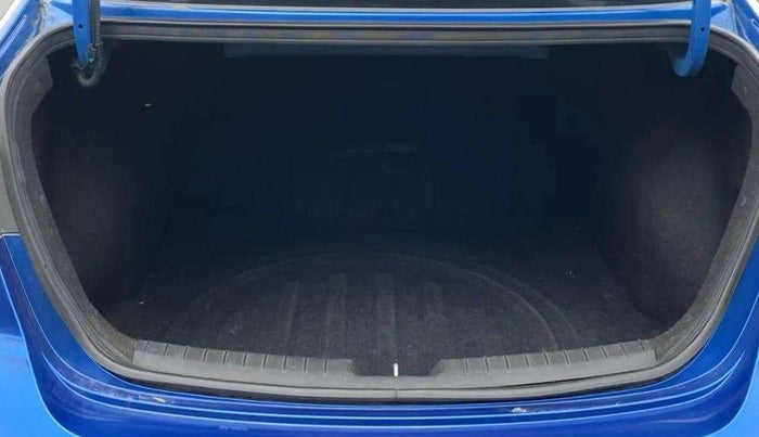 2018 Hyundai New Elantra 2.0 SX(O) AT PETROL, Petrol, Automatic, 60,848 km, Boot Inside
