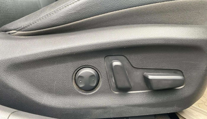 2018 Hyundai New Elantra 2.0 SX(O) AT PETROL, Petrol, Automatic, 60,848 km, Driver Side Adjustment Panel