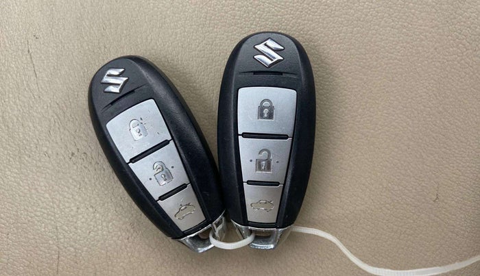2018 Maruti Ciaz ALPHA 1.5 SHVS PETROL, Petrol, Manual, 65,929 km, Key Close Up