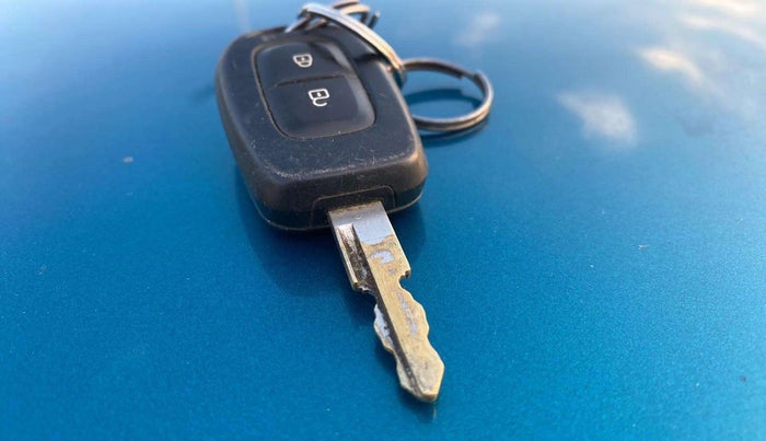2021 Renault Kwid RXL, Petrol, Manual, 25,382 km, Key Close Up