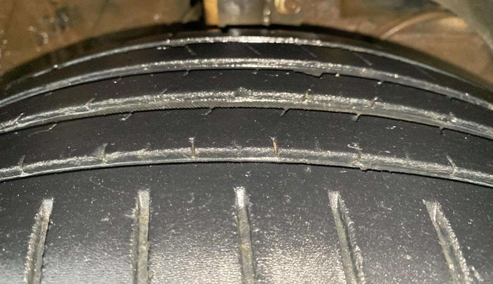 2022 Maruti Baleno ALPHA PETROL 1.2, Petrol, Manual, 61,595 km, Right Front Tyre Tread