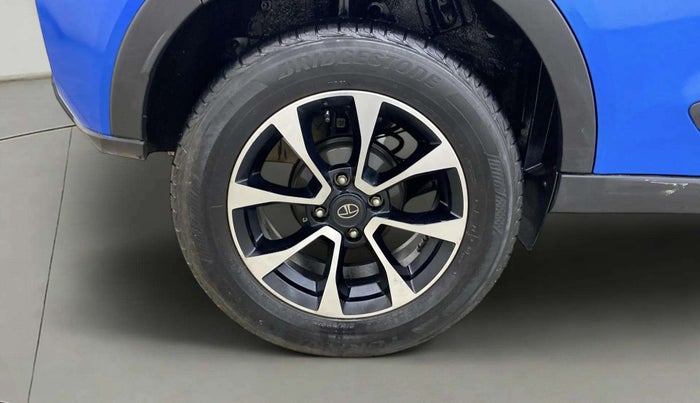 2021 Tata NEXON XZA PLUS (O) PETROL DUAL TONE, Petrol, Automatic, 38,229 km, Right Rear Wheel
