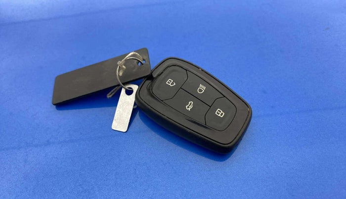 2021 Tata NEXON XZA PLUS (O) PETROL DUAL TONE, Petrol, Automatic, 38,229 km, Key Close Up