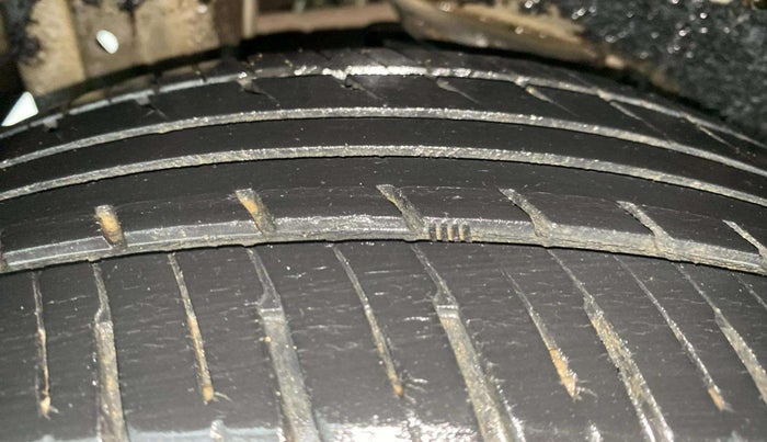 2013 Maruti A Star VXI, Petrol, Manual, 1,13,496 km, Right Rear Tyre Tread