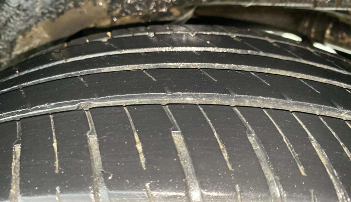 2013 Maruti A Star VXI, Petrol, Manual, 1,13,496 km, Left Rear Tyre Tread