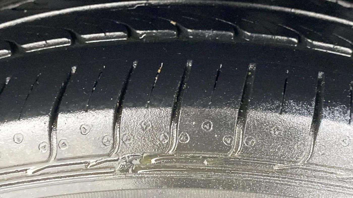 2019 Maruti Ciaz SIGMA 1.5 SHVS MT  PETROL, Petrol, Manual, 33,724 km, Left Rear Tyre Tread