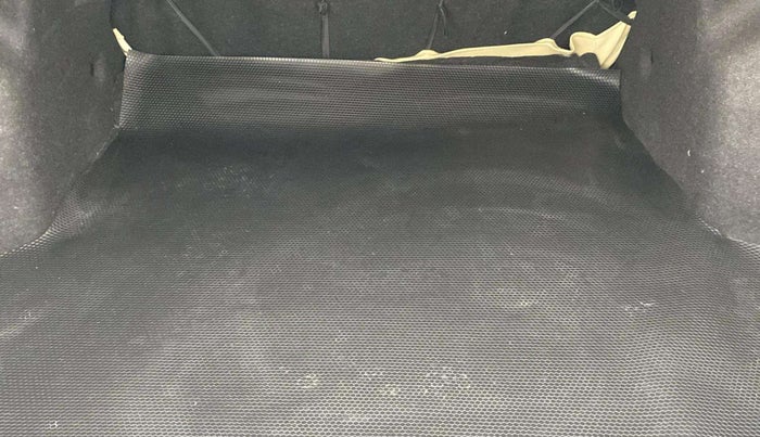 2019 Maruti Ciaz SIGMA 1.5 SHVS MT  PETROL, Petrol, Manual, 33,724 km, Boot Inside