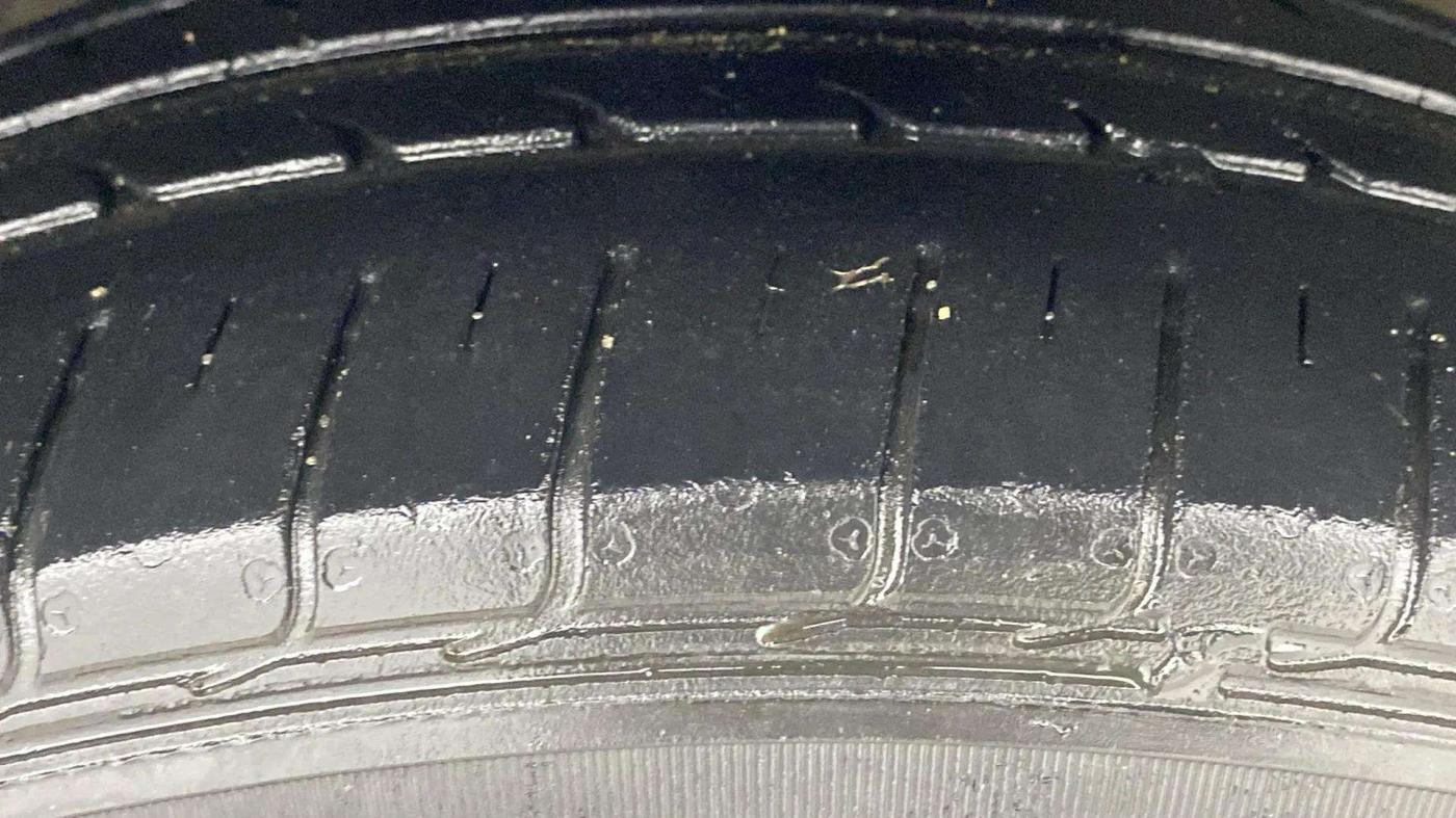 2019 Maruti Ciaz SIGMA 1.5 SHVS MT  PETROL, Petrol, Manual, 33,724 km, Right Front Tyre Tread