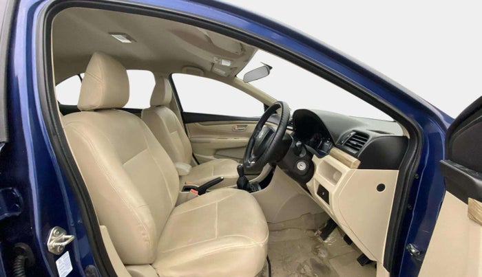 2019 Maruti Ciaz SIGMA 1.5 SHVS MT  PETROL, Petrol, Manual, 33,724 km, Right Side Front Door Cabin