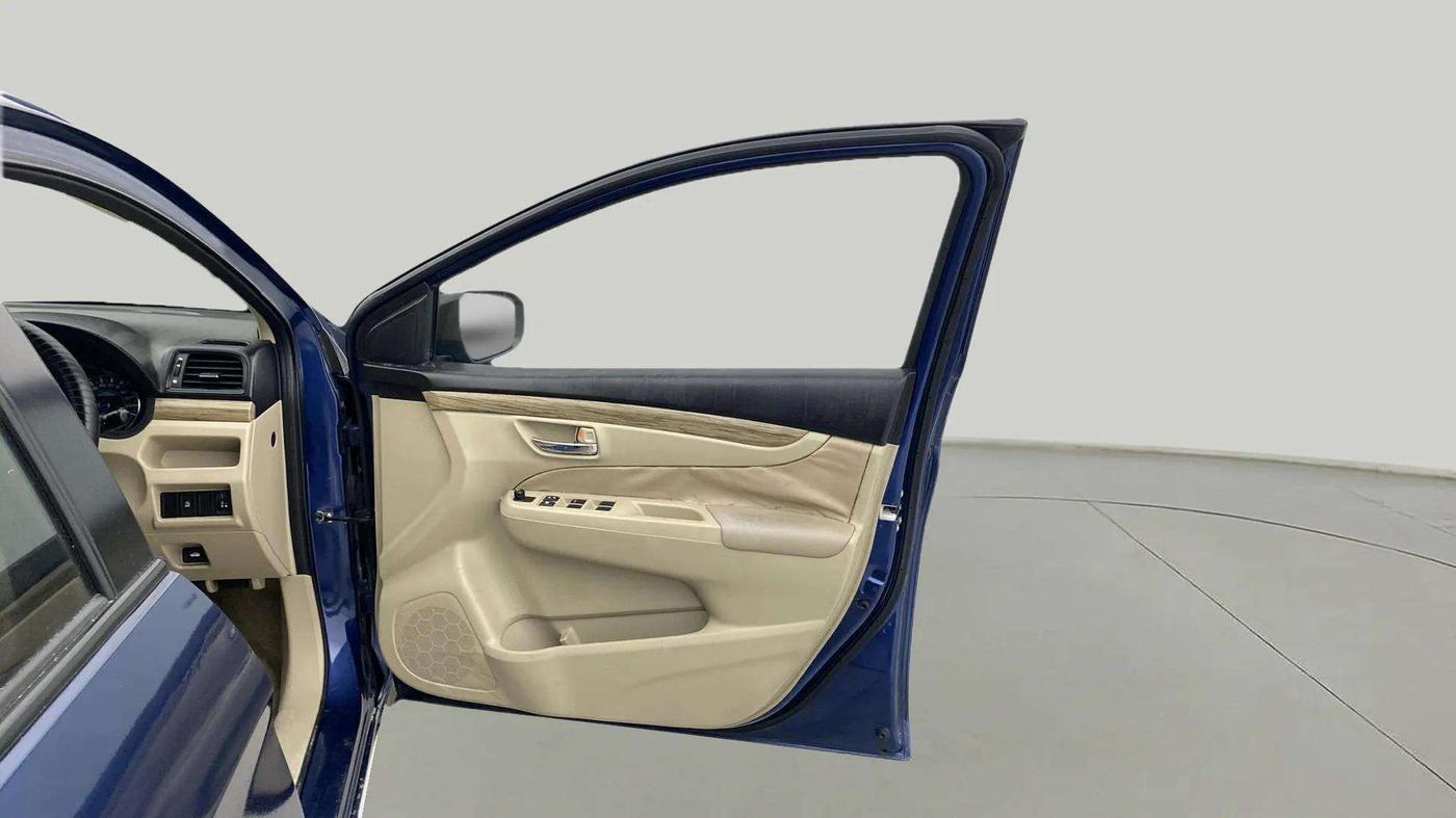 2019 Maruti Ciaz SIGMA 1.5 SHVS MT  PETROL, Petrol, Manual, 33,724 km, RHS Front Door