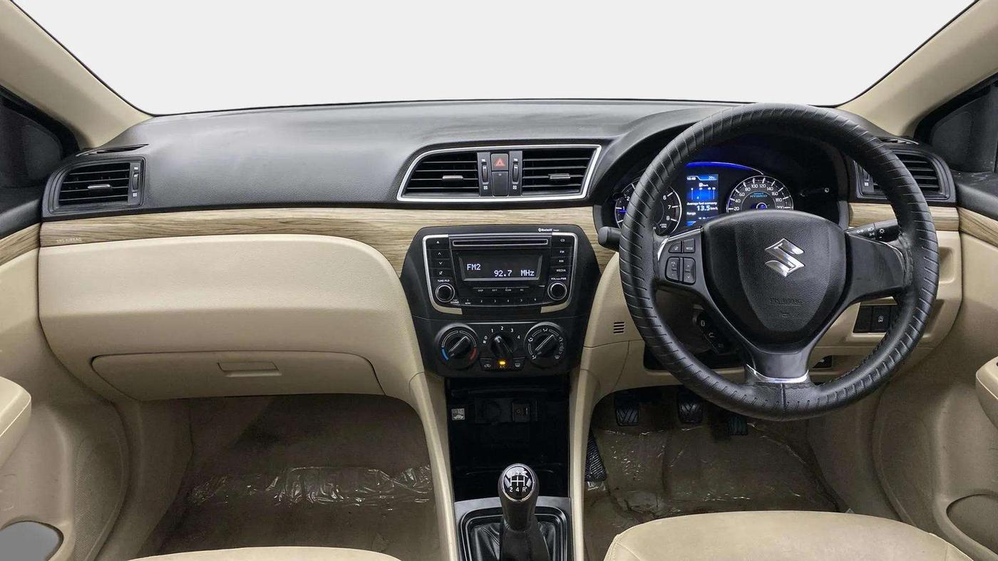 2019 Maruti Ciaz SIGMA 1.5 SHVS MT  PETROL, Petrol, Manual, 33,724 km, Dashboard