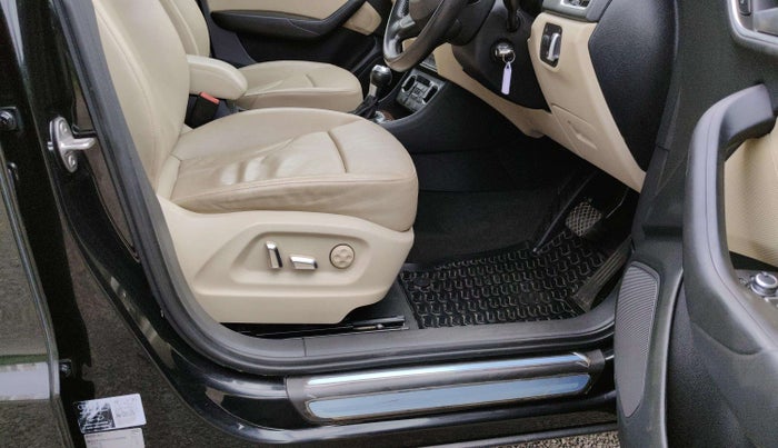 2017 Audi Q3 30 TDI PREMIUM PLUS, Diesel, Automatic, 62,479 km, Driver Side Adjustment Panel