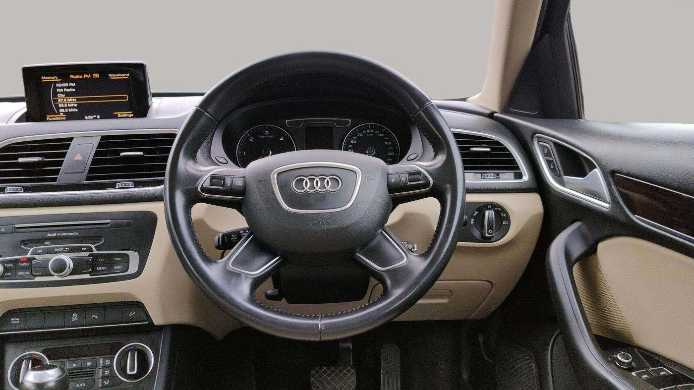 2017 Audi Q3 30 TDI PREMIUM PLUS, Diesel, Automatic, 62,479 km, Steering Wheel Close Up