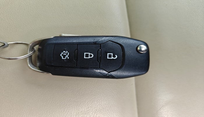 2018 Ford Endeavour TITANIUM 3.2 4X4 AT, Diesel, Automatic, 66,635 km, Key Close Up