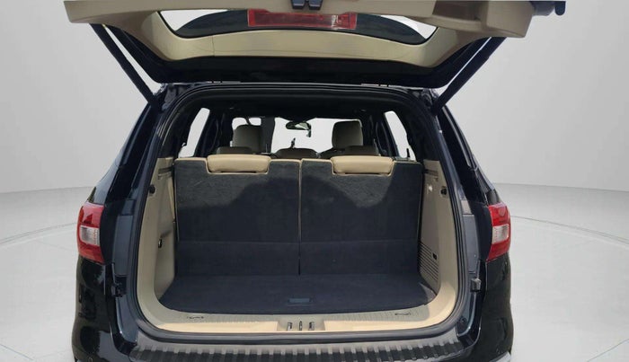 2018 Ford Endeavour TITANIUM 3.2 4X4 AT, Diesel, Automatic, 66,635 km, Boot Door Open
