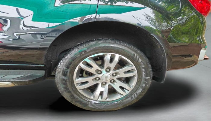 2018 Ford Endeavour TITANIUM 3.2 4X4 AT, Diesel, Automatic, 66,635 km, Left Rear Wheel