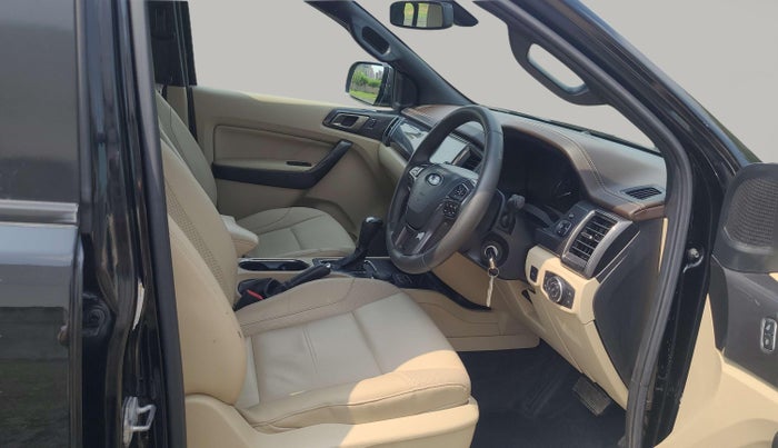 2018 Ford Endeavour TITANIUM 3.2 4X4 AT, Diesel, Automatic, 66,635 km, Right Side Front Door Cabin