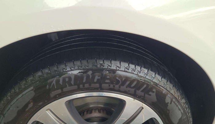 2017 Mercedes Benz E Class E 220 D, Diesel, Automatic, 82,660 km, Left Front Tyre Tread