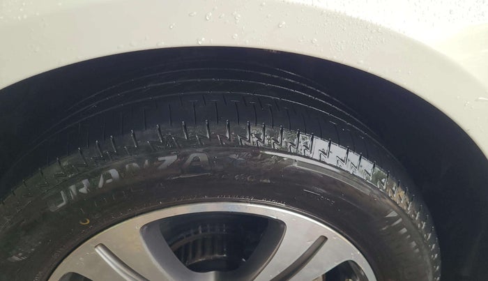 2017 Mercedes Benz E Class E 220 D, Diesel, Automatic, 82,660 km, Right Front Tyre Tread