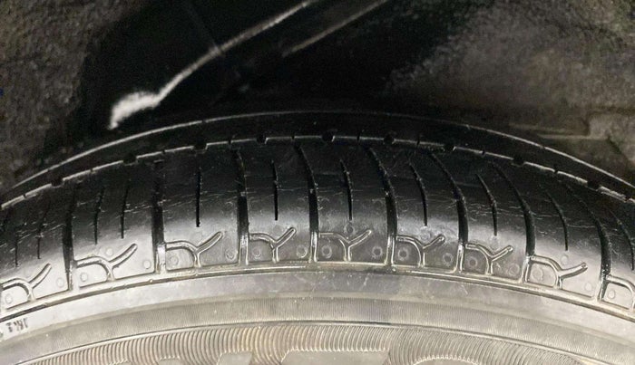 2013 Hyundai i10 MAGNA 1.2, Petrol, Manual, 59,211 km, Right Rear Tyre Tread