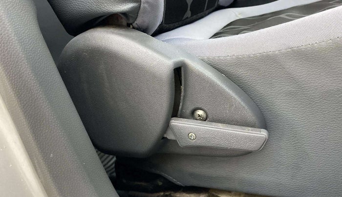 2015 Maruti Alto 800 LXI, Petrol, Manual, 54,039 km, Driver Side Adjustment Panel